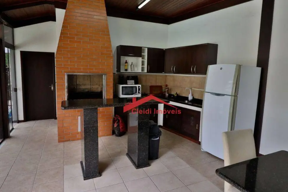 Foto 5 de Sobrado com 3 quartos à venda, 800m2 em Costa e Silva, Joinville - SC