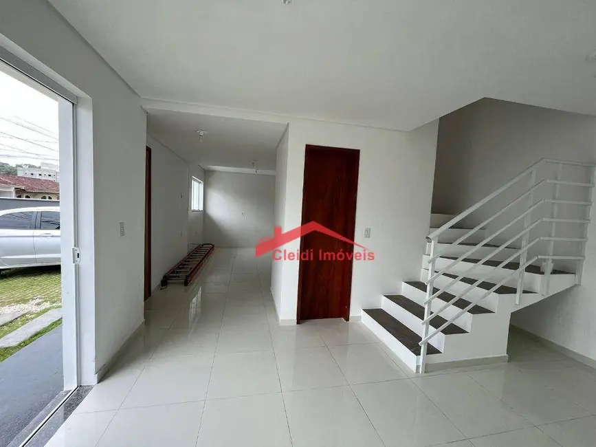 Foto 4 de Sobrado com 3 quartos para alugar, 100m2 em Boa Vista, Joinville - SC