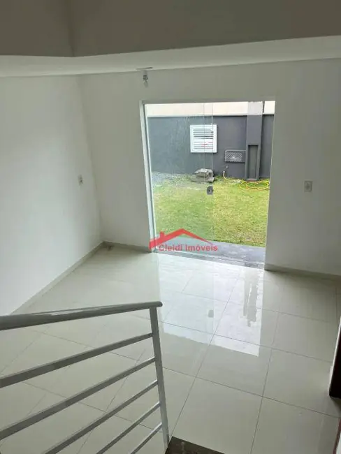 Foto 7 de Sobrado com 3 quartos para alugar, 100m2 em Boa Vista, Joinville - SC