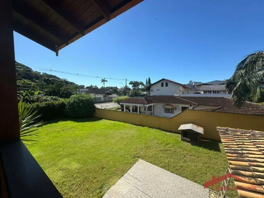 Foto 4 de Casa com 3 quartos para alugar, 900m2 em América, Joinville - SC