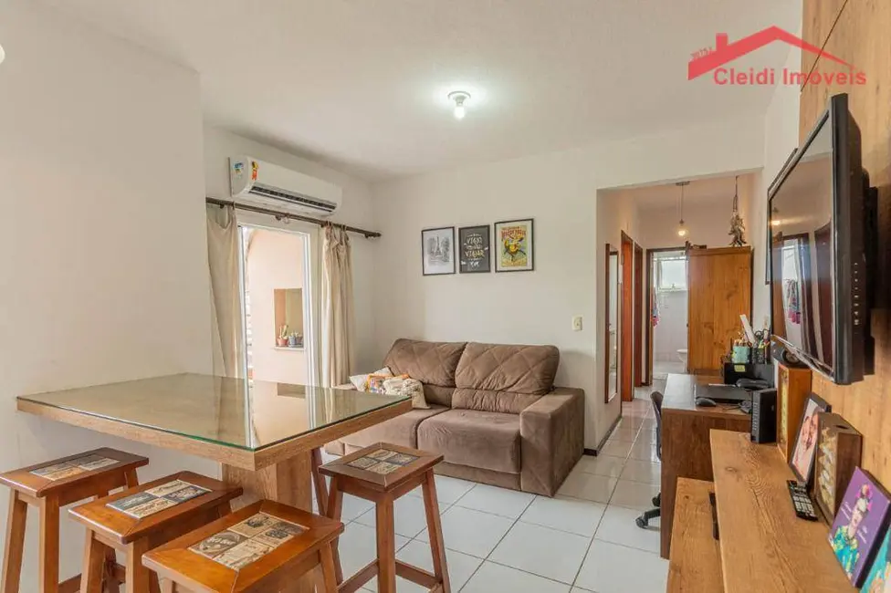 Foto 2 de Apartamento com 2 quartos à venda, 75m2 em Santo Antônio, Joinville - SC