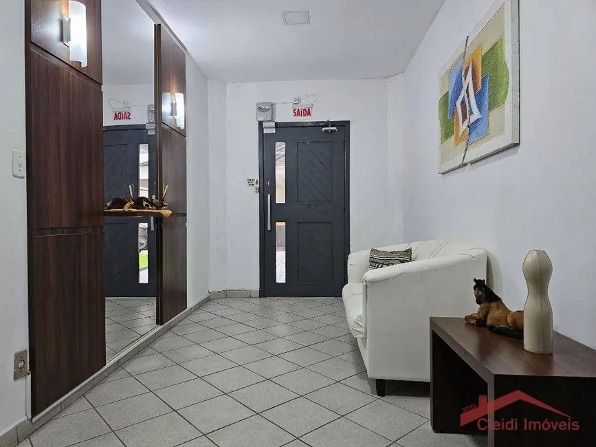 Foto 2 de Apartamento com 3 quartos para alugar, 109m2 em Iririú, Joinville - SC