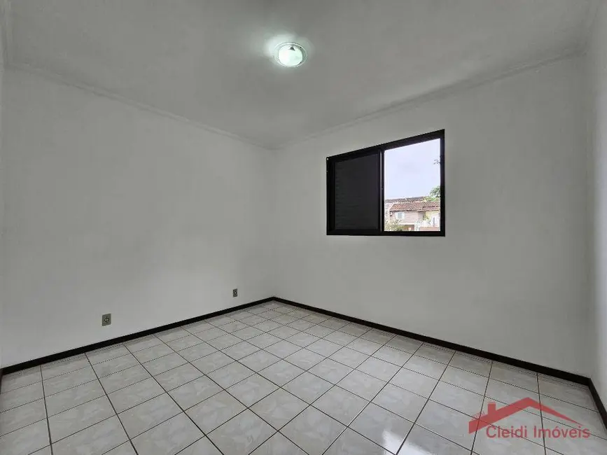 Foto 9 de Apartamento com 3 quartos para alugar, 109m2 em Iririú, Joinville - SC