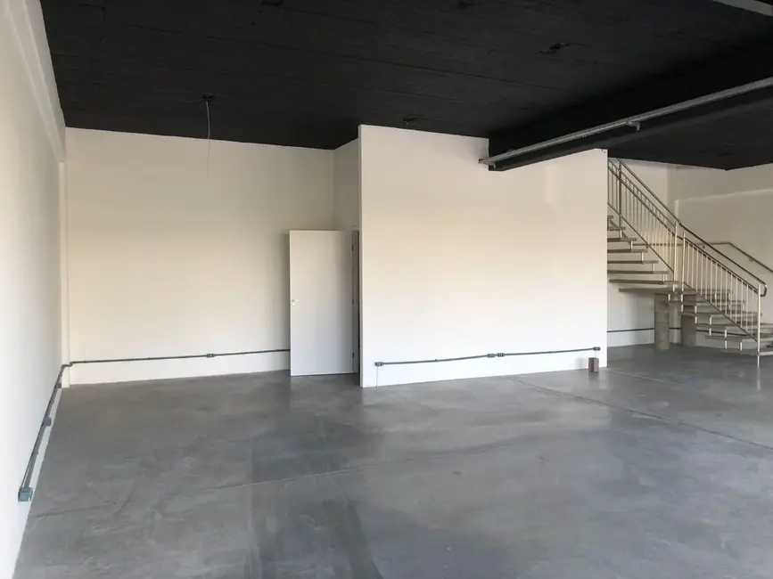 Loja para alugar, 180m2 em Saguaçu, Joinville - SC - imagem 5 Foto 5 de Loja para alugar, 180m2 em Saguaçu, Joinville - SC