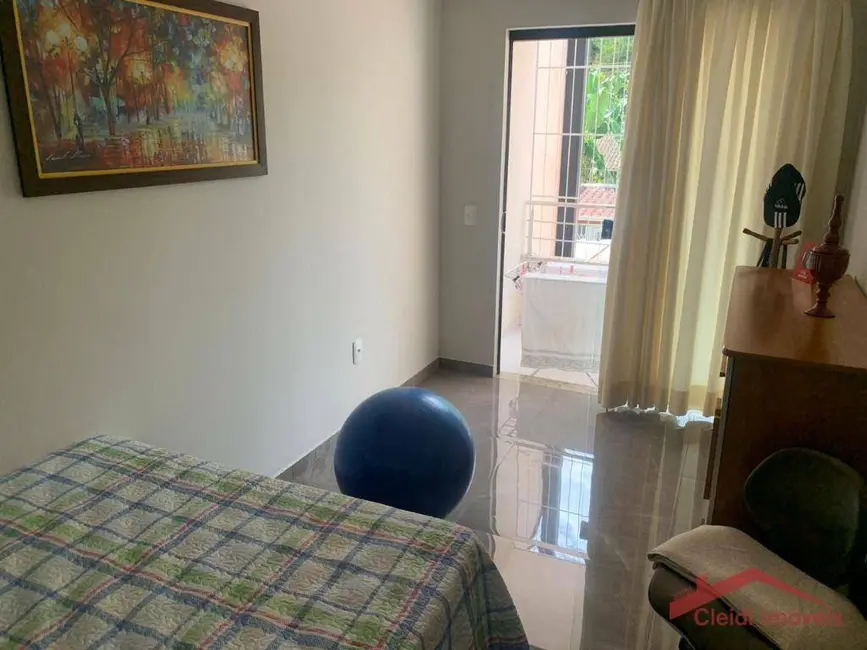 Sobrado com 3 quartos à venda, 850m2 em São Marcos, Joinville - SC - imagem 6 Foto 6 de Sobrado com 3 quartos à venda, 850m2 em São Marcos, Joinville - SC