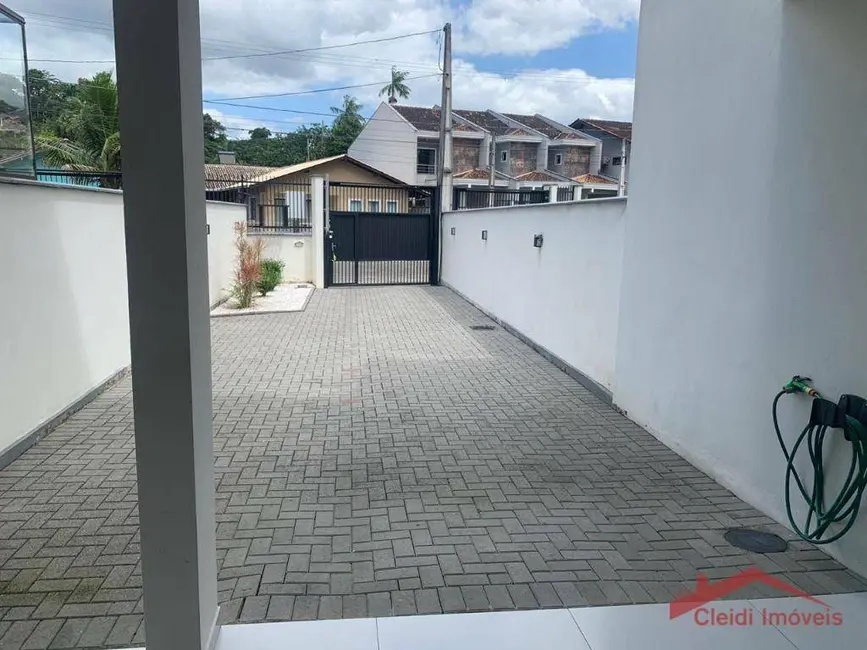 Sobrado com 3 quartos à venda, 850m2 em São Marcos, Joinville - SC - imagem 3 Foto 3 de Sobrado com 3 quartos à venda, 850m2 em São Marcos, Joinville - SC