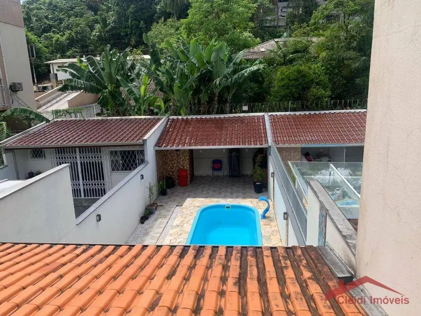 Sobrado com 3 quartos à venda, 850m2 em São Marcos, Joinville - SC - imagem 7 Foto 7 de Sobrado com 3 quartos à venda, 850m2 em São Marcos, Joinville - SC