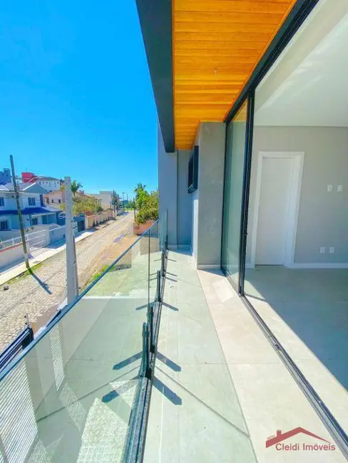 Foto 4 de Sobrado com 3 quartos à venda, 150m2 em Balneario Picarras - SC