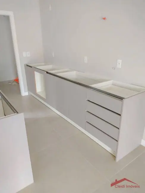 Foto 9 de Sobrado com 3 quartos à venda, 150m2 em Balneario Picarras - SC