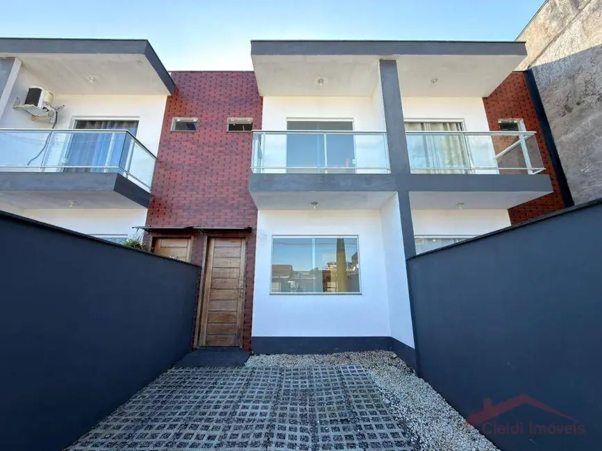 Foto 2 de Sobrado com 2 quartos para alugar, 364m2 em Boa Vista, Joinville - SC