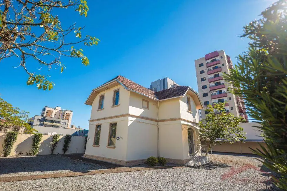 Foto 1 de Casa à venda, 740m2 em Centro, Joinville - SC