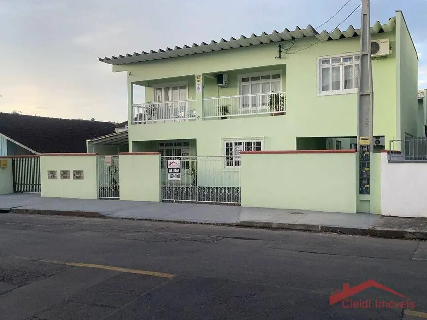 Foto 1 de Apartamento com 2 quartos para alugar, 70m2 em Guanabara, Joinville - SC