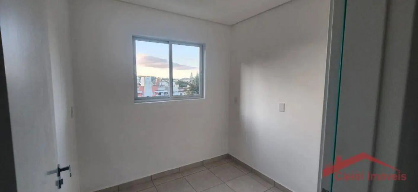 Foto 5 de Apartamento com 2 quartos para alugar, 76m2 em Costa e Silva, Joinville - SC