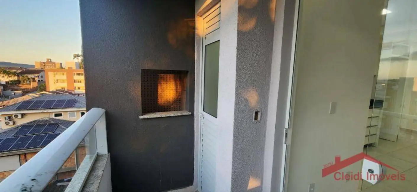 Foto 2 de Apartamento com 2 quartos para alugar, 76m2 em Costa e Silva, Joinville - SC