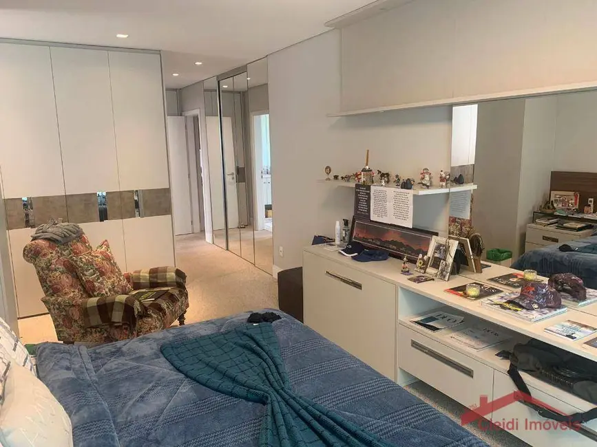 Apartamento com 4 quartos à venda, 395m2 em Anita Garibaldi, Joinville - SC - imagem 5 Foto 5 de Apartamento com 4 quartos à venda, 395m2 em Anita Garibaldi, Joinville - SC