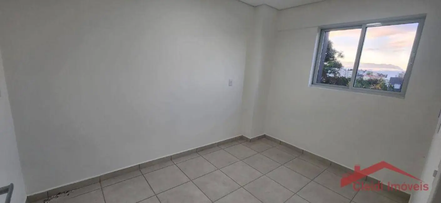 Foto 4 de Apartamento com 2 quartos para alugar, 77m2 em Costa e Silva, Joinville - SC