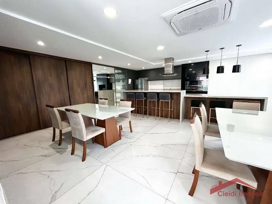 Foto 5 de Apartamento com 2 quartos para alugar, 93m2 em Centro, Joinville - SC