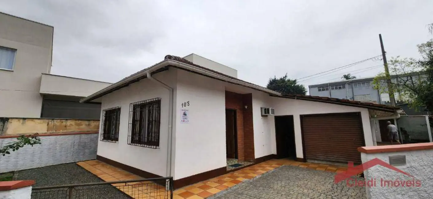 Foto 1 de Casa com 3 quartos à venda, 380m2 em Atiradores, Joinville - SC