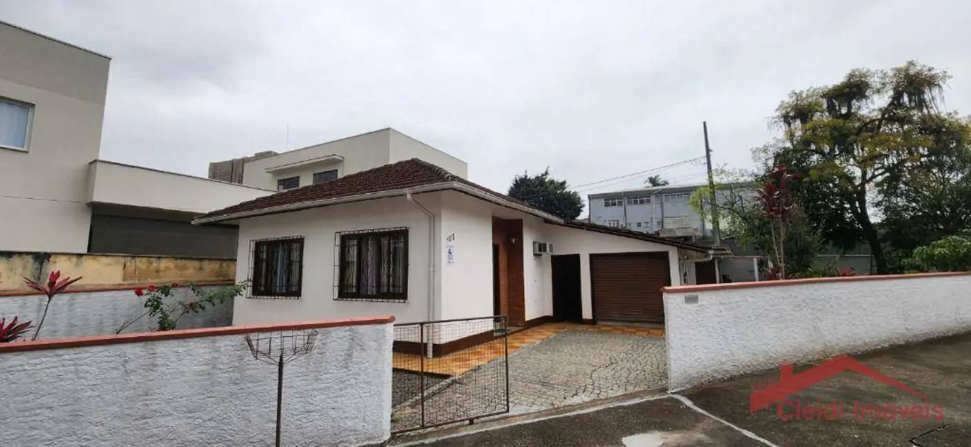 Foto 2 de Casa com 3 quartos à venda, 380m2 em Atiradores, Joinville - SC