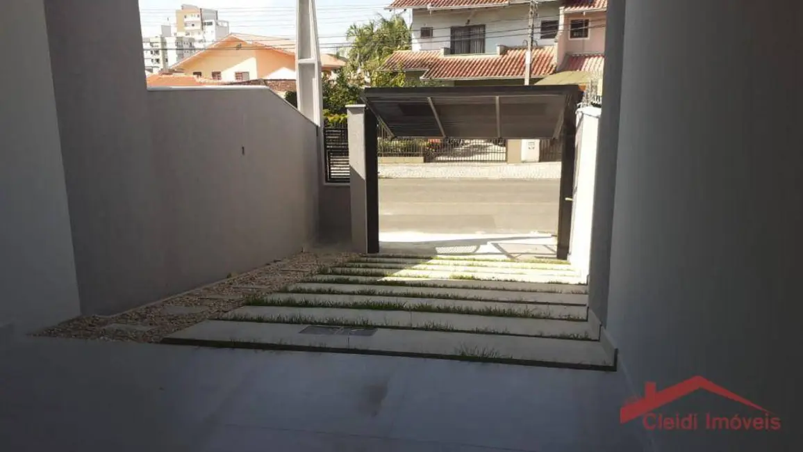 Sobrado com 3 quartos à venda, 123m2 em Saguaçu, Joinville - SC - imagem 7 Foto 7 de Sobrado com 3 quartos à venda, 123m2 em Saguaçu, Joinville - SC