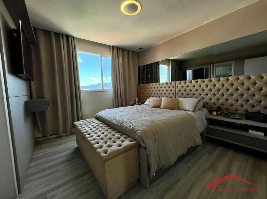 Foto 7 de Apartamento com 3 quartos à venda, 156m2 em Santo Antônio, Joinville - SC