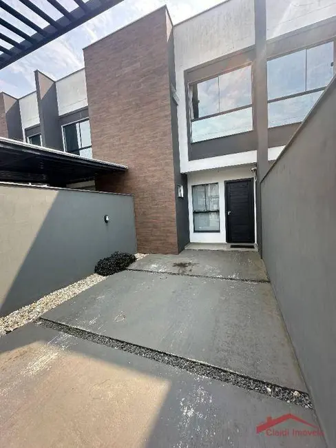 Foto 2 de Casa com 3 quartos à venda, 91m2 em Iririú, Joinville - SC