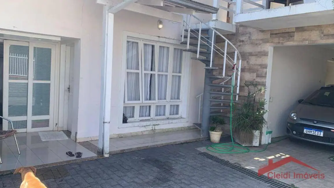 Foto 2 de Casa com 2 quartos à venda, 222m2 em Bucarein, Joinville - SC