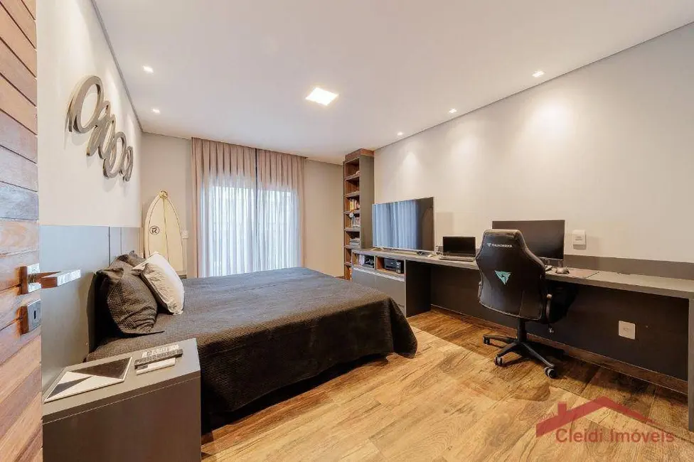 Foto 9 de Casa com 4 quartos à venda, 240m2 em Vila Nova, Joinville - SC