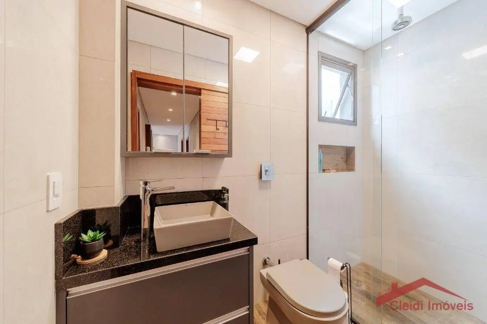 Foto 4 de Casa com 4 quartos à venda, 240m2 em Vila Nova, Joinville - SC