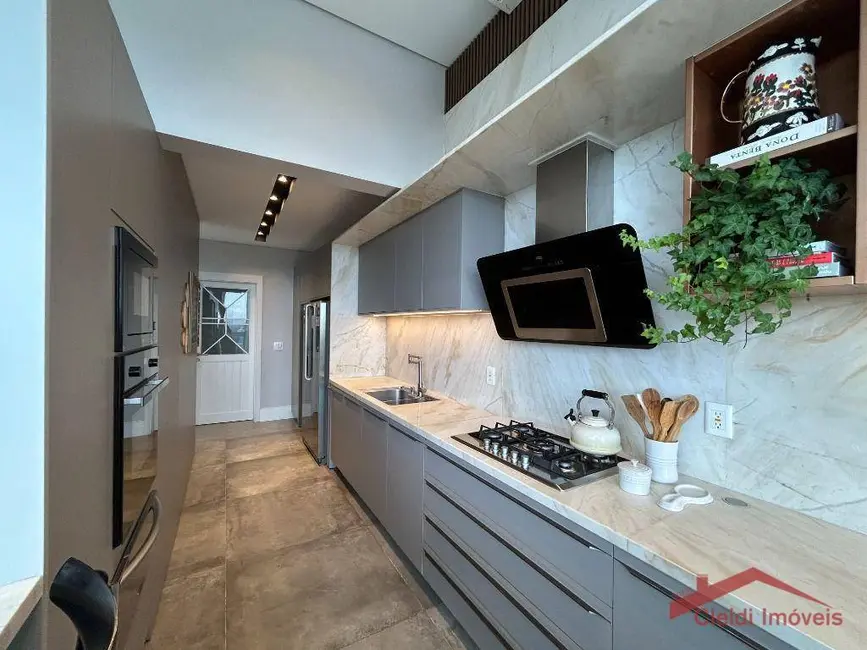 Foto 8 de Cobertura com 4 quartos à venda, 278m2 em Anita Garibaldi, Joinville - SC