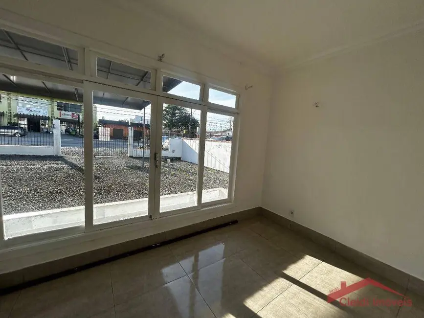 Foto 2 de Casa para alugar, 240m2 em Guanabara, Joinville - SC