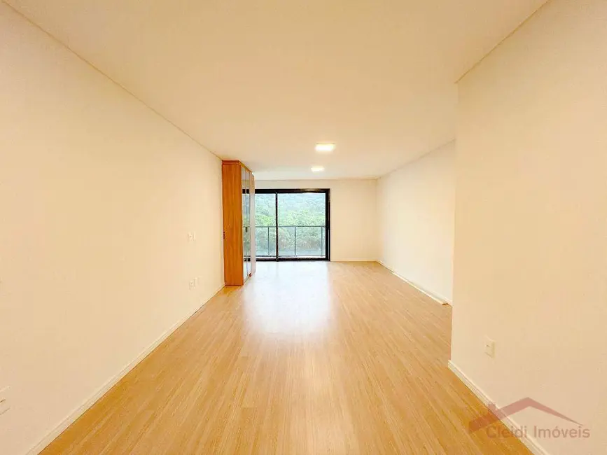 Apartamento com 3 quartos para alugar, 151m2 em Atiradores, Joinville - SC - imagem 1 Foto 1 de Apartamento com 3 quartos para alugar, 151m2 em Atiradores, Joinville - SC