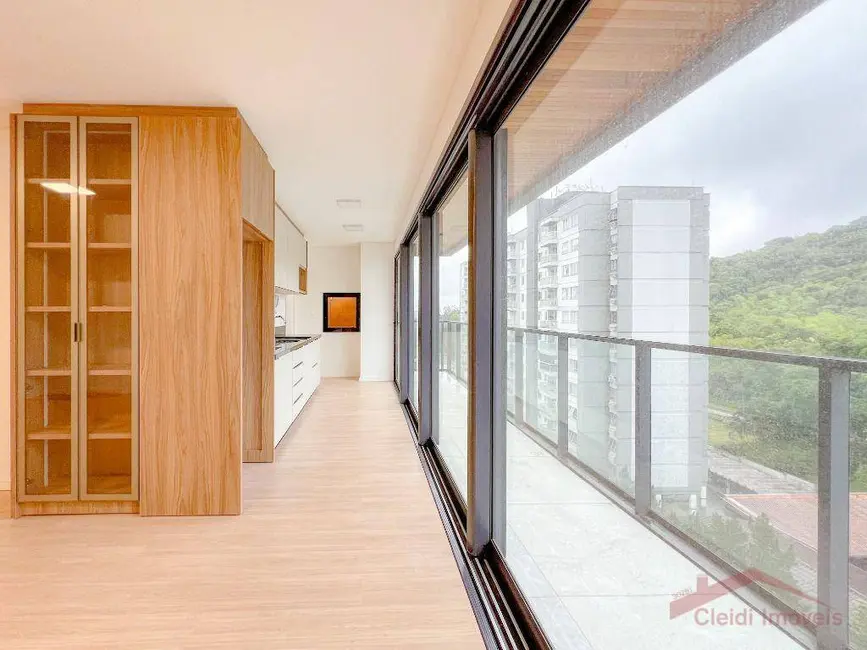 Apartamento com 3 quartos para alugar, 151m2 em Atiradores, Joinville - SC - imagem 4 Foto 4 de Apartamento com 3 quartos para alugar, 151m2 em Atiradores, Joinville - SC