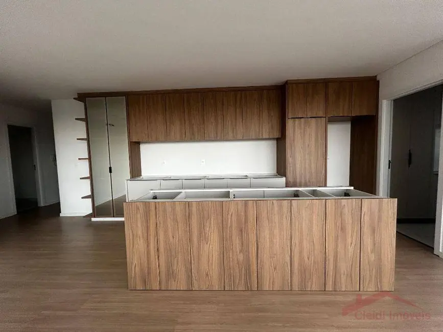 Foto 2 de Apartamento com 3 quartos para alugar, 152m2 em Atiradores, Joinville - SC