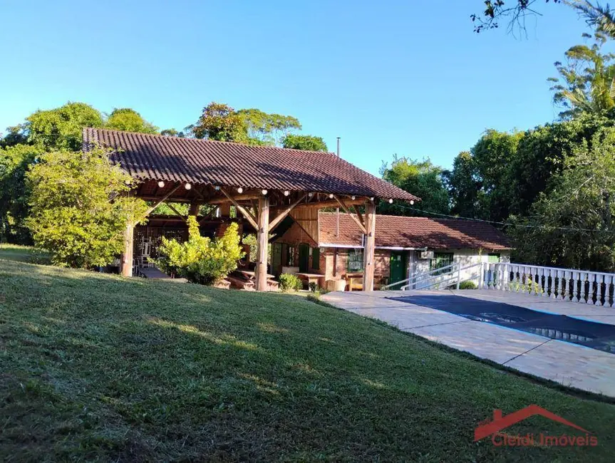 Casa com 2 quartos para alugar, 800m2 em Araquari - SC - imagem 3 Foto 3 de Casa com 2 quartos para alugar, 800m2 em Araquari - SC