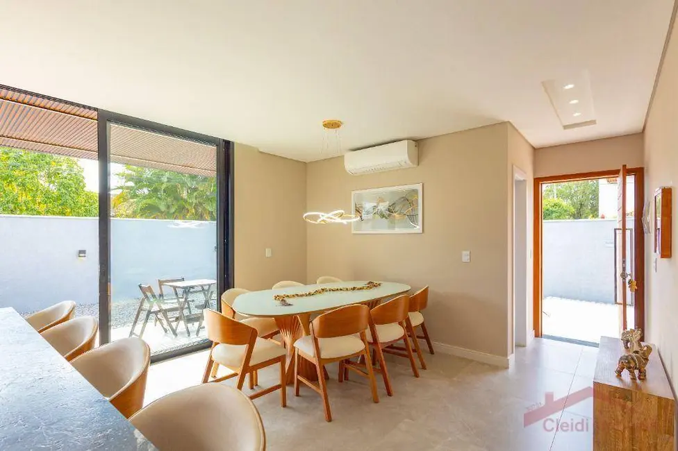 Foto 9 de Casa de Condomínio com 3 quartos à venda, 195m2 em Iririú, Joinville - SC