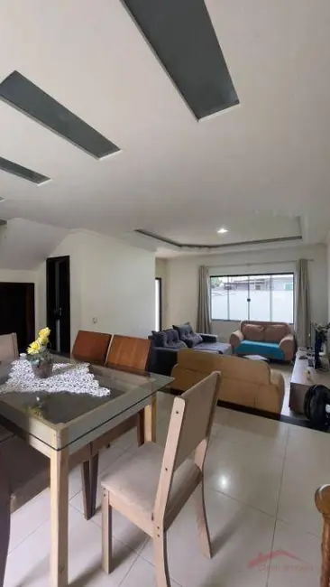 Foto 2 de Casa com 2 quartos à venda, 234m2 em Adhemar Garcia, Joinville - SC