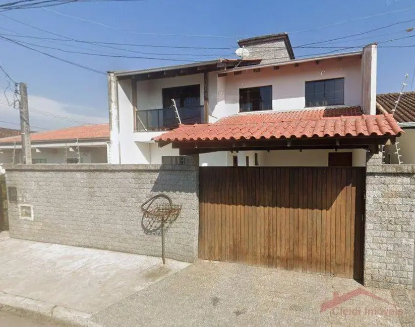Foto 1 de Casa com 2 quartos à venda, 234m2 em Adhemar Garcia, Joinville - SC