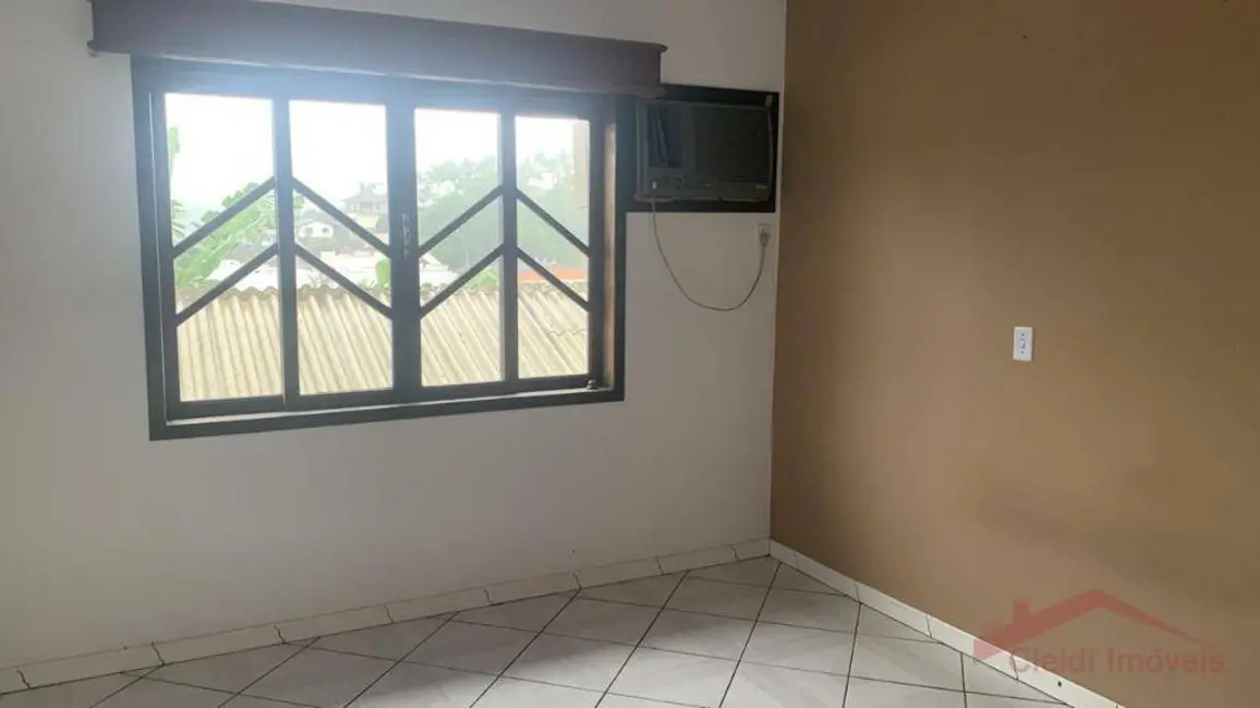 Foto 4 de Apartamento com 3 quartos para alugar, 230m2 em Nova Brasília, Joinville - SC