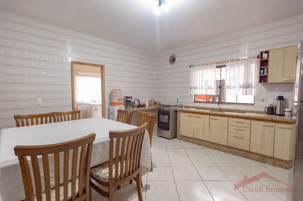 Foto 8 de Casa com 3 quartos à venda, 360m2 em Nova Brasília, Joinville - SC