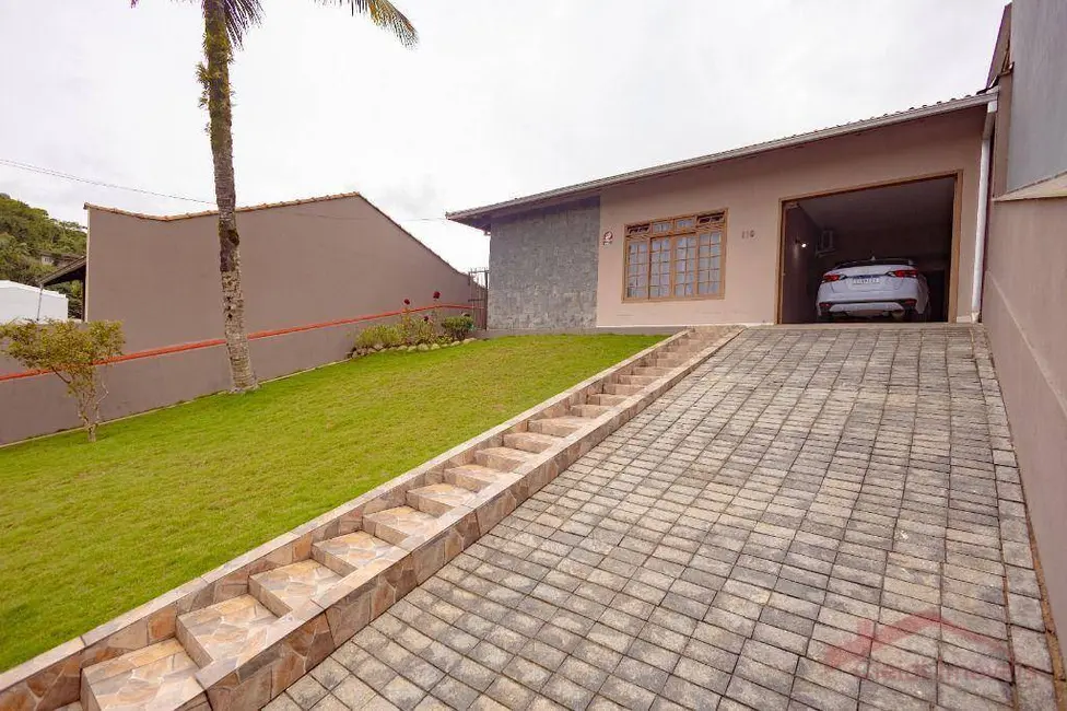 Foto 2 de Casa com 3 quartos à venda, 360m2 em Nova Brasília, Joinville - SC