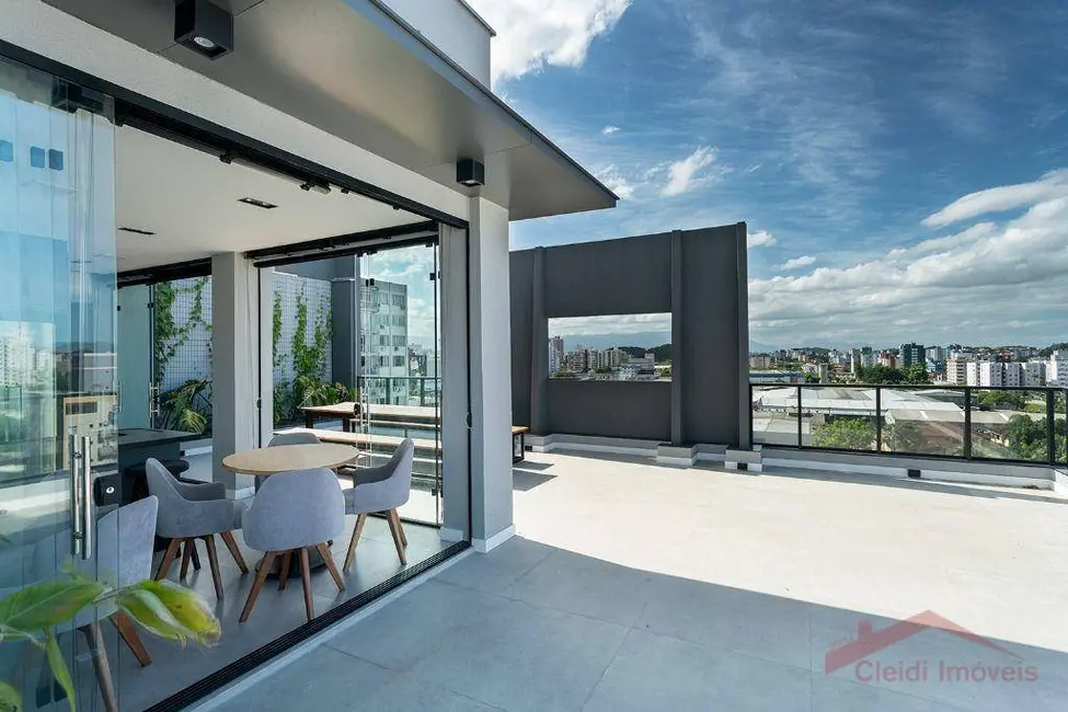 Foto 9 de Apartamento com 3 quartos à venda, 207m2 em América, Joinville - SC