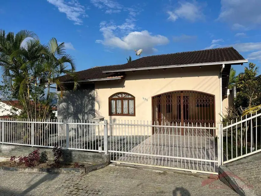 Foto 1 de Casa com 3 quartos à venda, 566m2 em Iririú, Joinville - SC