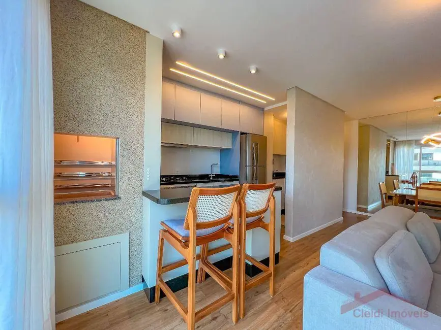 Foto 2 de Apartamento com 2 quartos à venda, 82m2 em Centro, Joinville - SC