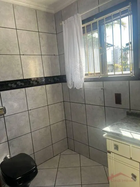 Foto 26 de Casa para alugar, 636m2 em América, Joinville - SC