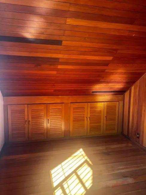 Foto 24 de Casa para alugar, 636m2 em América, Joinville - SC