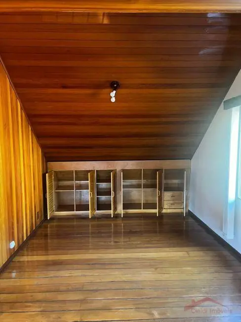 Foto 15 de Casa para alugar, 636m2 em América, Joinville - SC