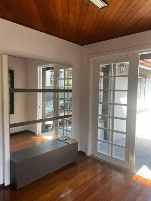 Casa para alugar, 636m2 em América, Joinville - SC - imagem 4 Foto 4 de Casa para alugar, 636m2 em América, Joinville - SC