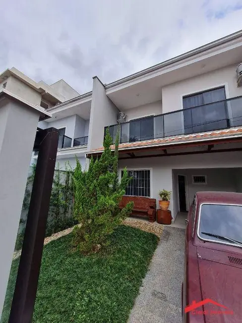 Foto 1 de Sobrado com 3 quartos para alugar, 101m2 em Costa e Silva, Joinville - SC