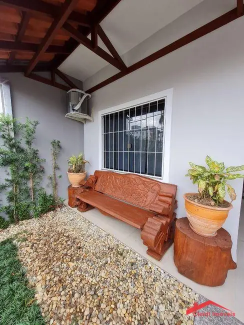 Foto 2 de Sobrado com 3 quartos para alugar, 101m2 em Costa e Silva, Joinville - SC
